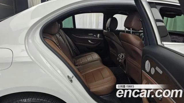 Mercedes-Benz E-Класс 2021 thumb 11