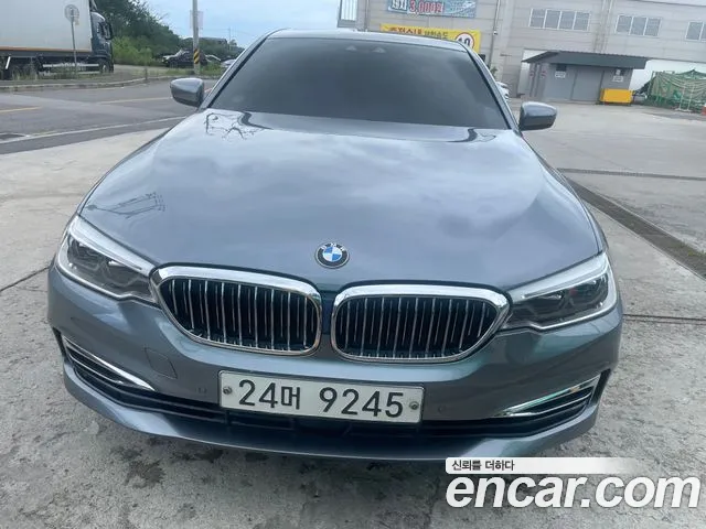 BMW 5-Series 2019 thumb 3