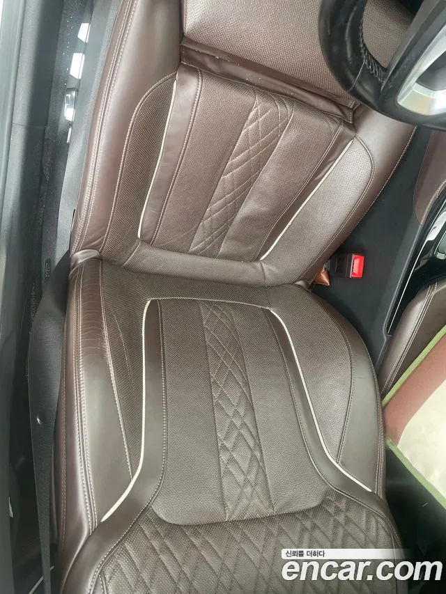 BMW 5-Series 2019 thumb 7