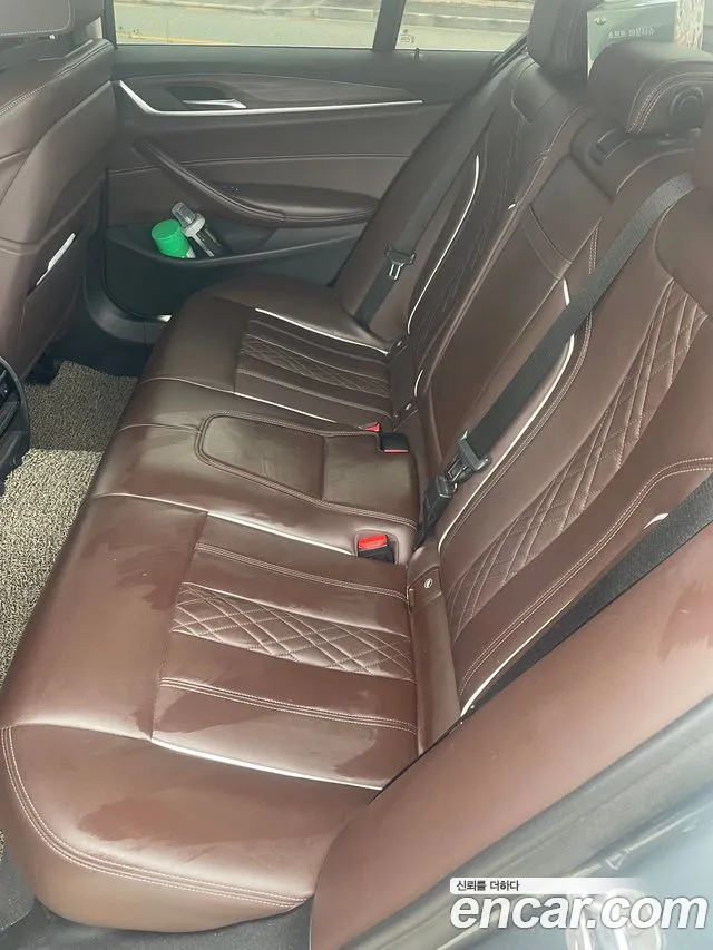 BMW 5-Series 2019 thumb 8