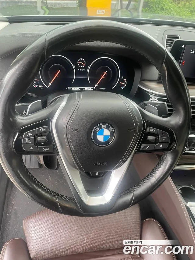 BMW 5-Series 2019 thumb 9
