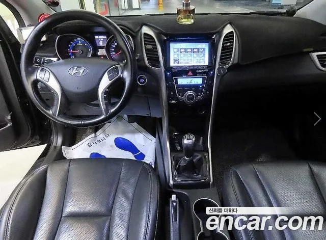 Hyundai i30 2013 thumb 10
