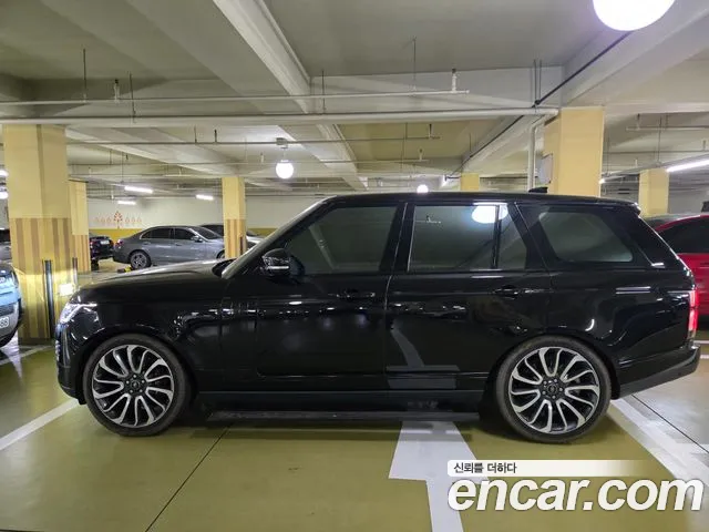 Land Rover Range Rover 2022 thumb 3