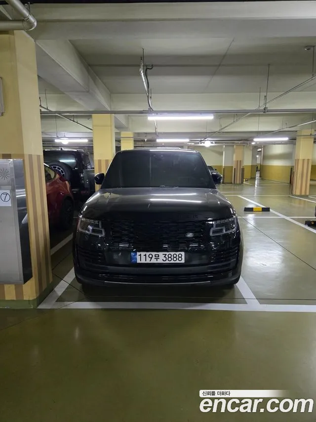 Land Rover Range Rover 2022 thumb 4