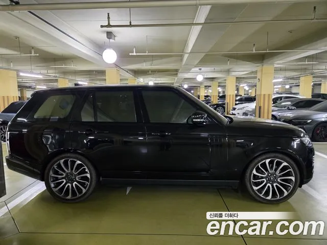 Land Rover Range Rover 2022 thumb 12