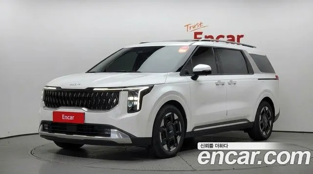 Kia Carnival 2024 thumb 3