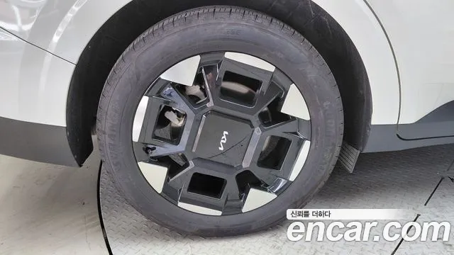 Kia Carnival 2024 thumb 5