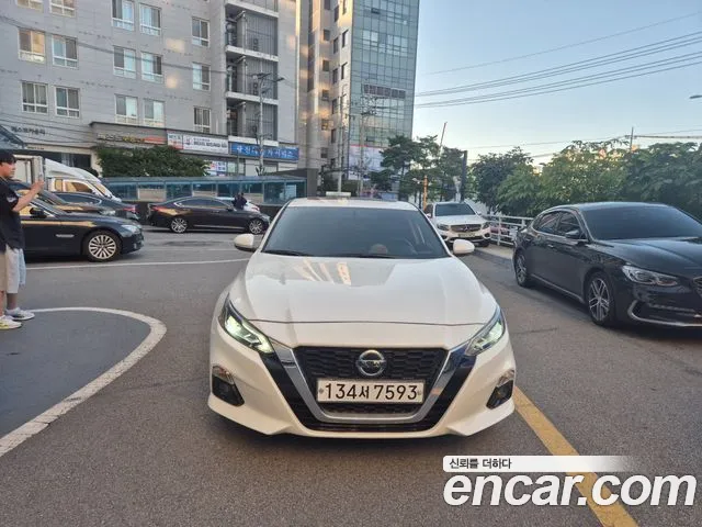 Nissan Altima 2019 thumb 2
