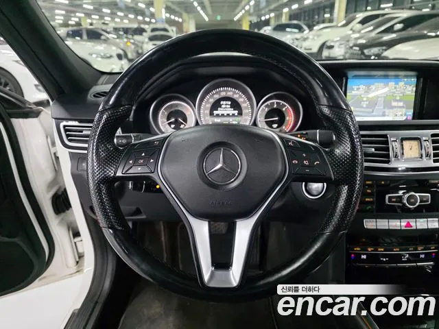 Mercedes-Benz E-Класс 2013 thumb 8
