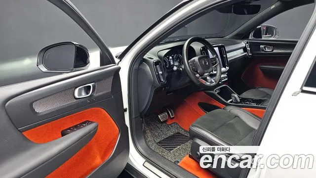 Volvo XC40 2020 thumb 10