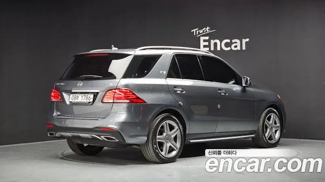 Mercedes-Benz GLE 2018 thumb 2