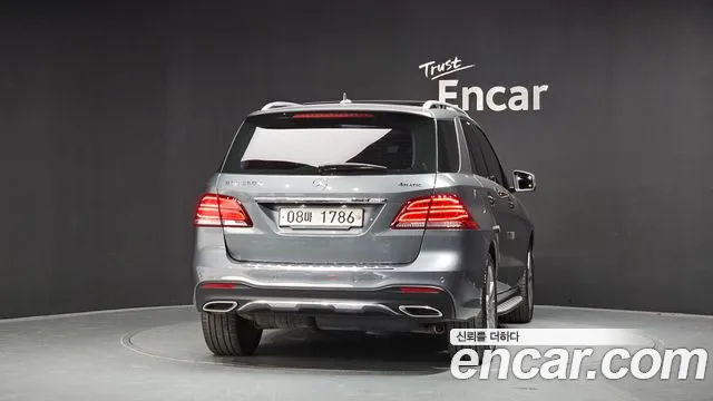 Mercedes-Benz GLE 2018 thumb 4