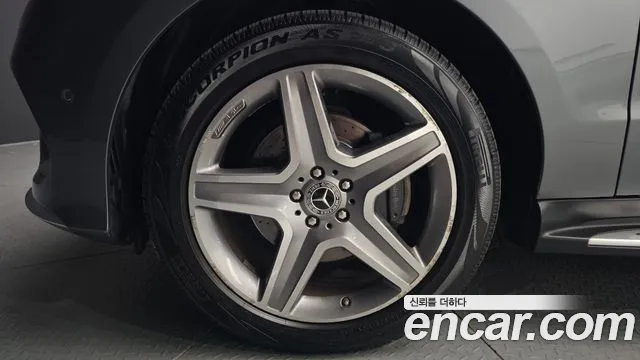 Mercedes-Benz GLE 2018 thumb 5