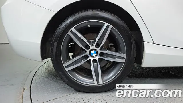 BMW 1-Series 2019 thumb 5