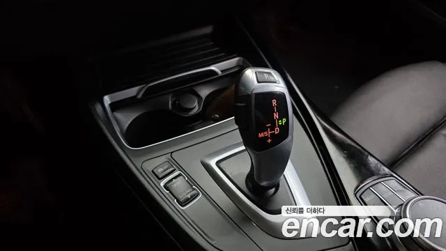BMW 1-Series 2019 thumb 9