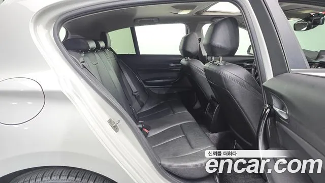 BMW 1-Series 2019 thumb 12