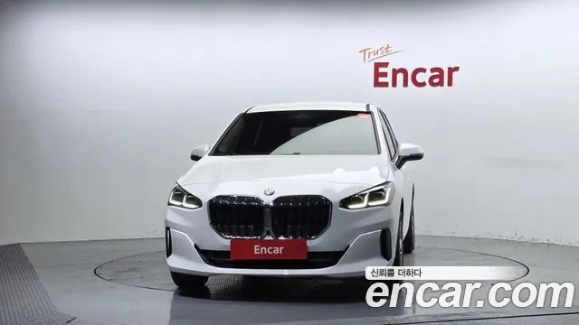 BMW 2-Series 2024 thumb 3