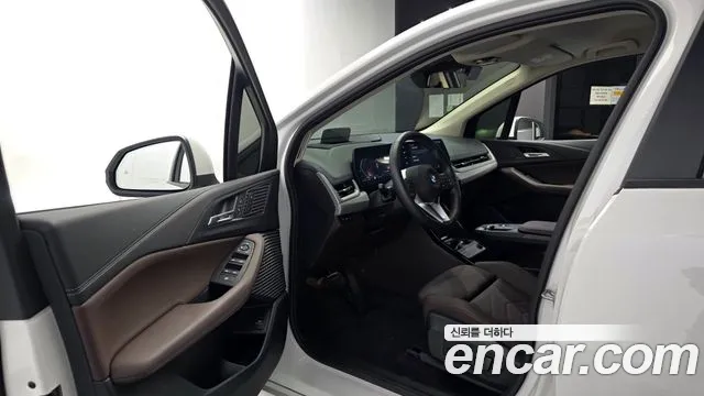 BMW 2-Series 2024 thumb 10