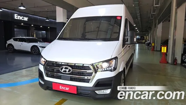 Hyundai Staria 2023 thumb 3