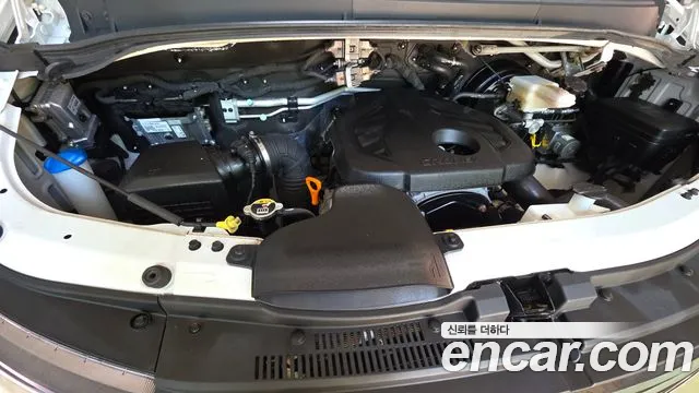 Hyundai Staria 2023 thumb 6