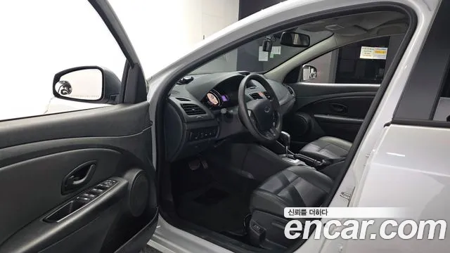 Renault-KoreaSamsung Fluence 2018 thumb 10