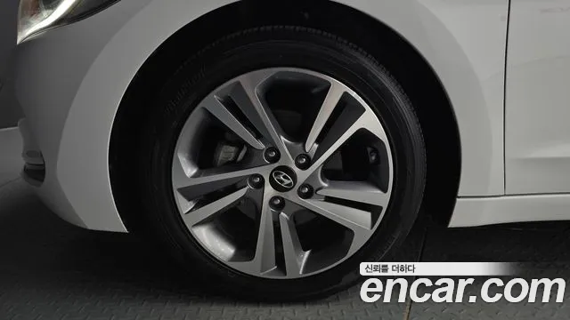 Hyundai Avante 2015 thumb 5