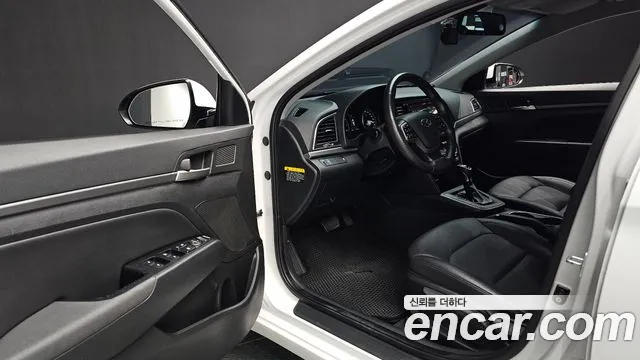 Hyundai Avante 2015 thumb 10