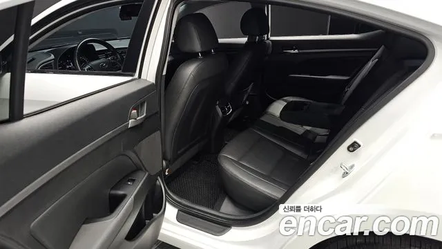 Hyundai Avante 2015 thumb 12