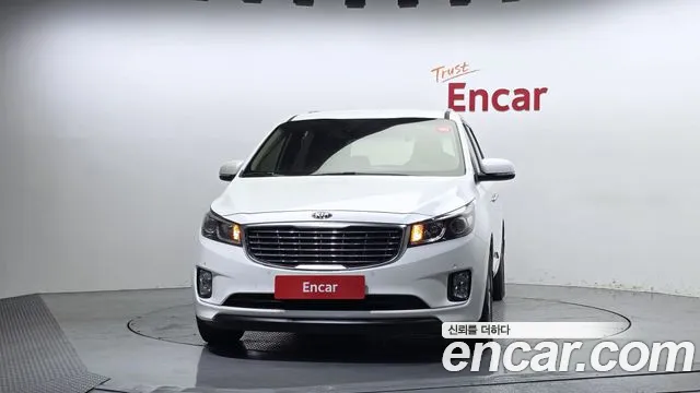 Kia Carnival 2017 thumb 3