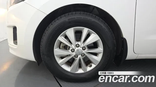 Kia Carnival 2017 thumb 5