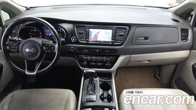 Kia Carnival 2017 thumb 7