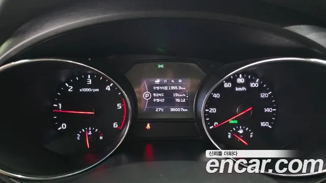 Kia Carnival 2017 thumb 8