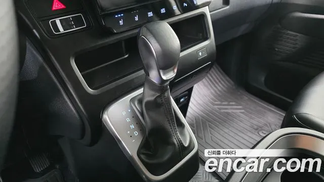 Hyundai Staria 2022 thumb 9