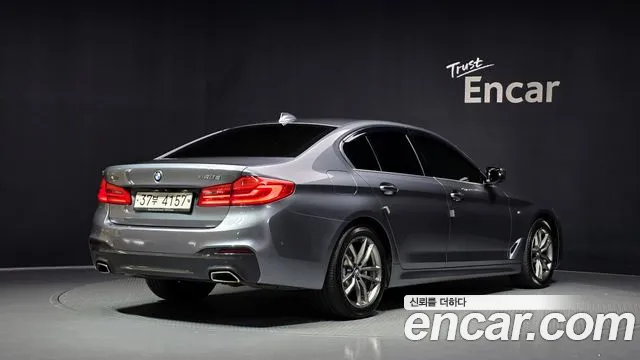 BMW 5-Series 2018 thumb 2