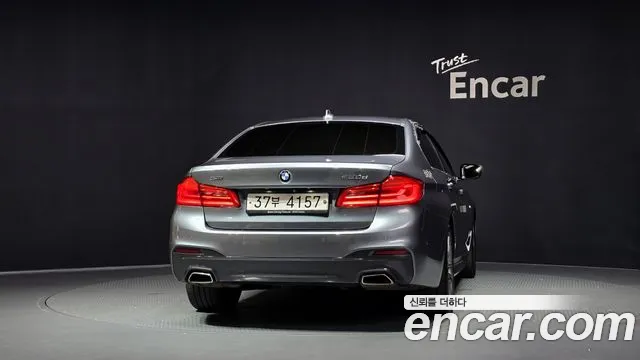 BMW 5-Series 2018 thumb 4