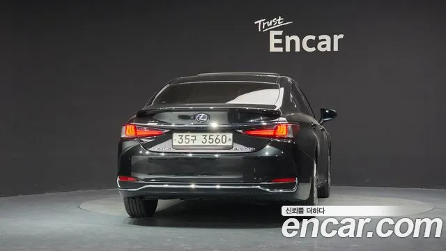 Lexus ES 2019 thumb 4