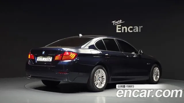 BMW 5-Series 2015 thumb 2