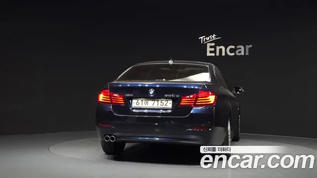 BMW 5-Series 2015 thumb 4