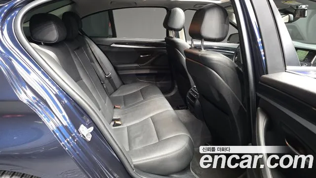 BMW 5-Series 2015 thumb 12