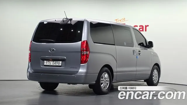 Hyundai Starex 2017 thumb 2