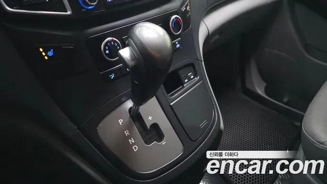 Hyundai Starex 2017 thumb 9