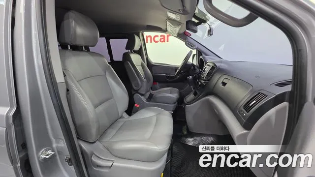 Hyundai Starex 2017 thumb 10