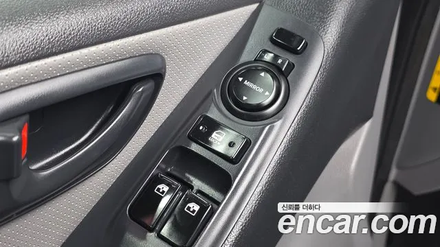 Hyundai Starex 2017 thumb 12