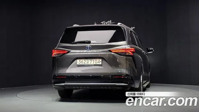 Toyota Sienna 2024 thumb 4