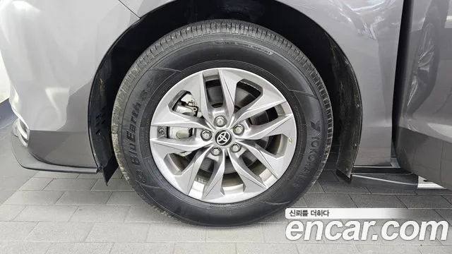 Toyota Sienna 2024 thumb 5