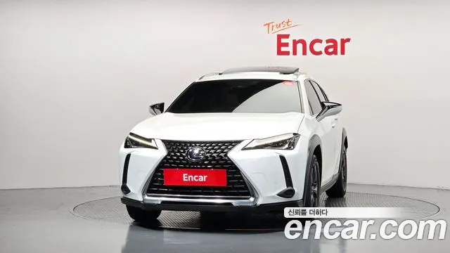 Lexus UX 2021 thumb 3