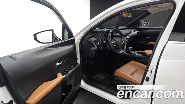 Lexus UX 2021 thumb 10