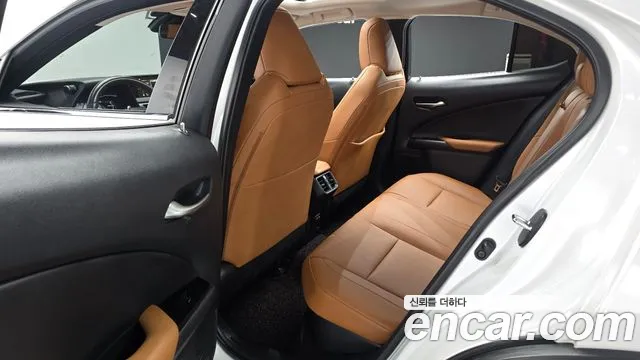 Lexus UX 2021 thumb 11