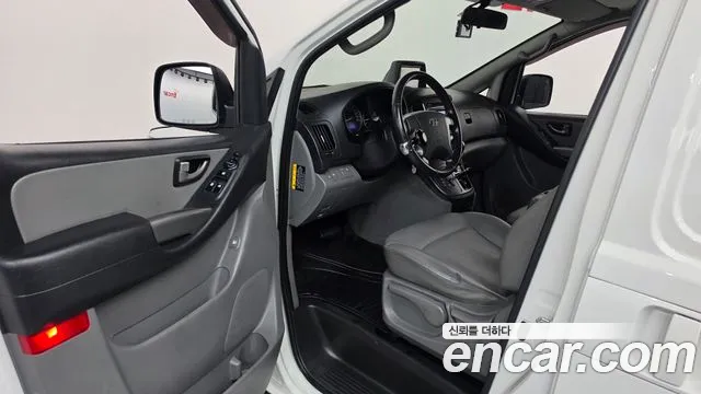 Hyundai Starex 2019 thumb 10