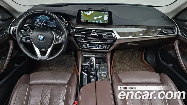 BMW 5-Series 2018 thumb 6